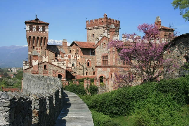 Castello Di Pavone - Pavone Canavese, Itlia - Hospedagem - Castelo - Castle - Turismo de Luxo - Luxury Travel - Castles - Castillo