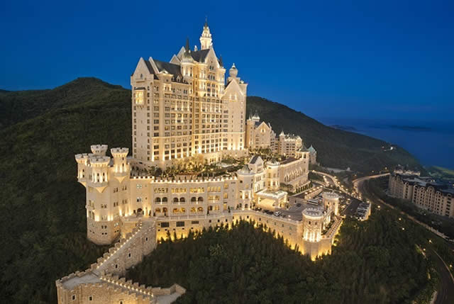 The Castle Hotel, a Luxury Collection Hotel, Dalian - Dalian, China - Hospedagem - Castelo - Castle - Turismo de Luxo - Luxury Travel - Castles - Castillo