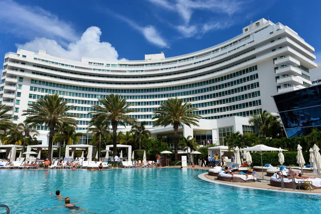 HOTEL FONTAINEBLEAU - Collins Avenue, Miami Beach